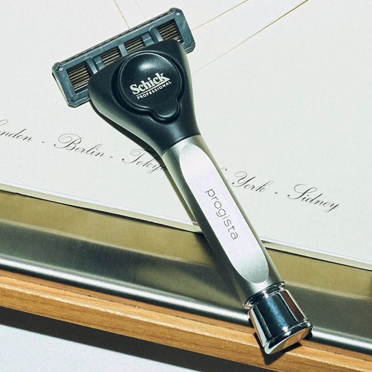 Schick｜プロジスタ 6枚刃シェーバーホルダー（刃付き）