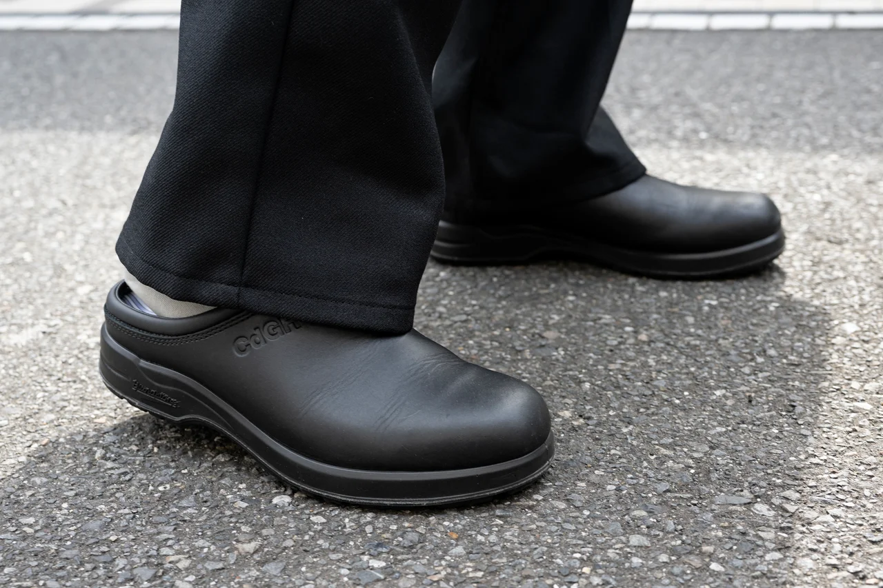 【おしゃれな大人の愛用サンダル】「コム の画像_3