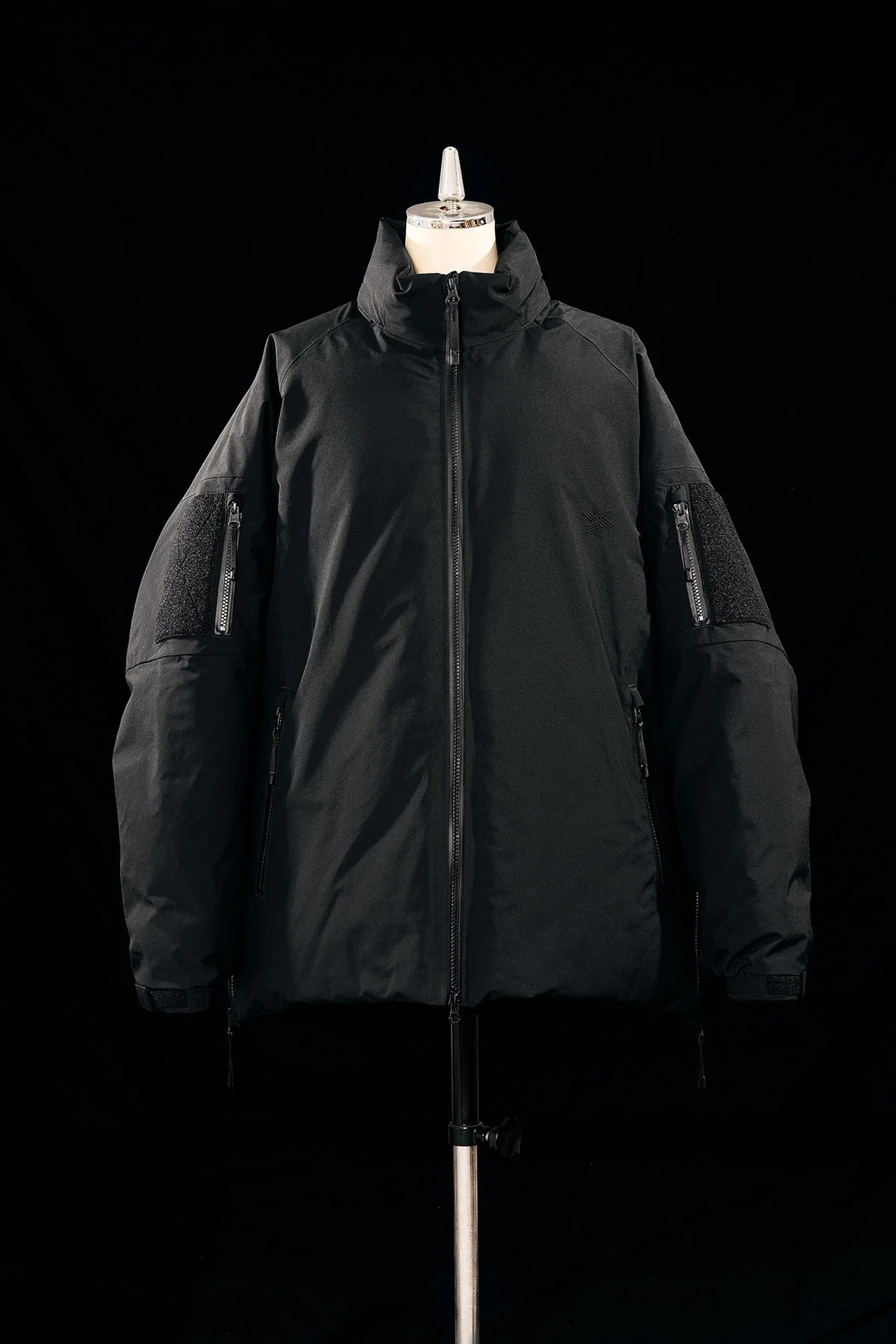 GORE-TEX Three-Dimensional Down Jacket ブラック