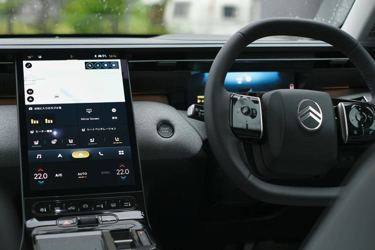 「C5 AIRCROSS」に備わる13インチの「ウォーターフォールスクリーン」