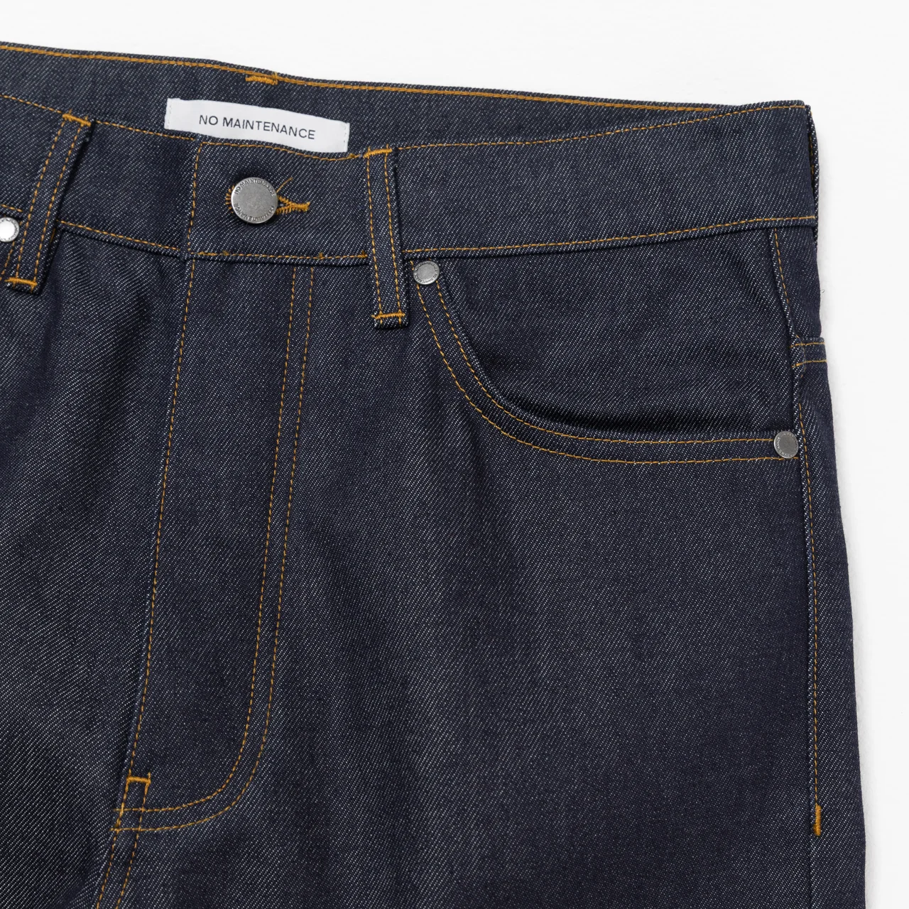 エディター私物 ノーメンテナンスのリジットバギーデニムパンツ