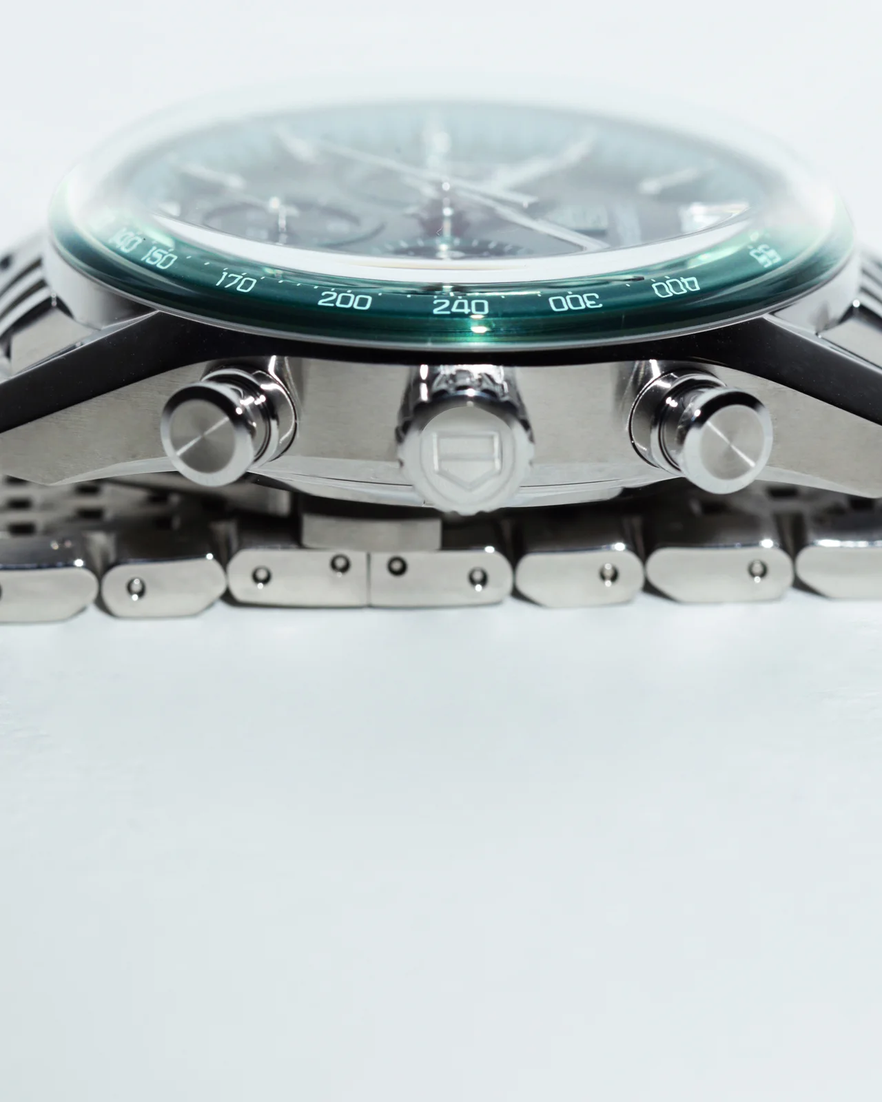 TAG HEUERのタグ・ホイヤー カレラ クロノグラフ 側面