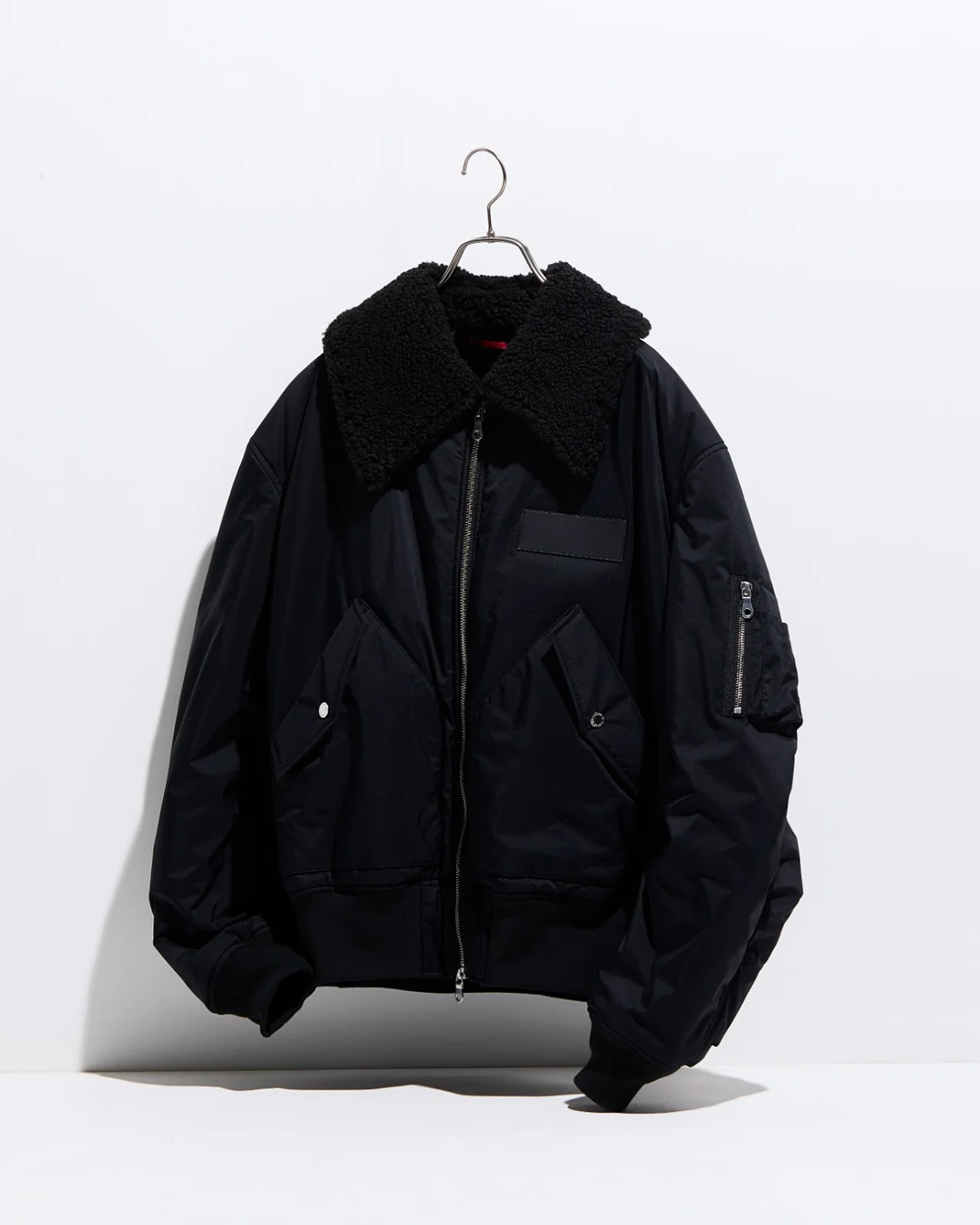 【大人が着るべき「黒」アイテム】黒を極めの画像_7