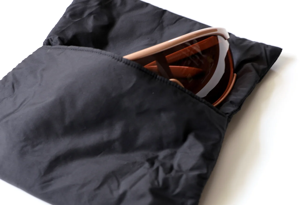 UNIQLO：C｜サングラス／シールド 使用イメージ