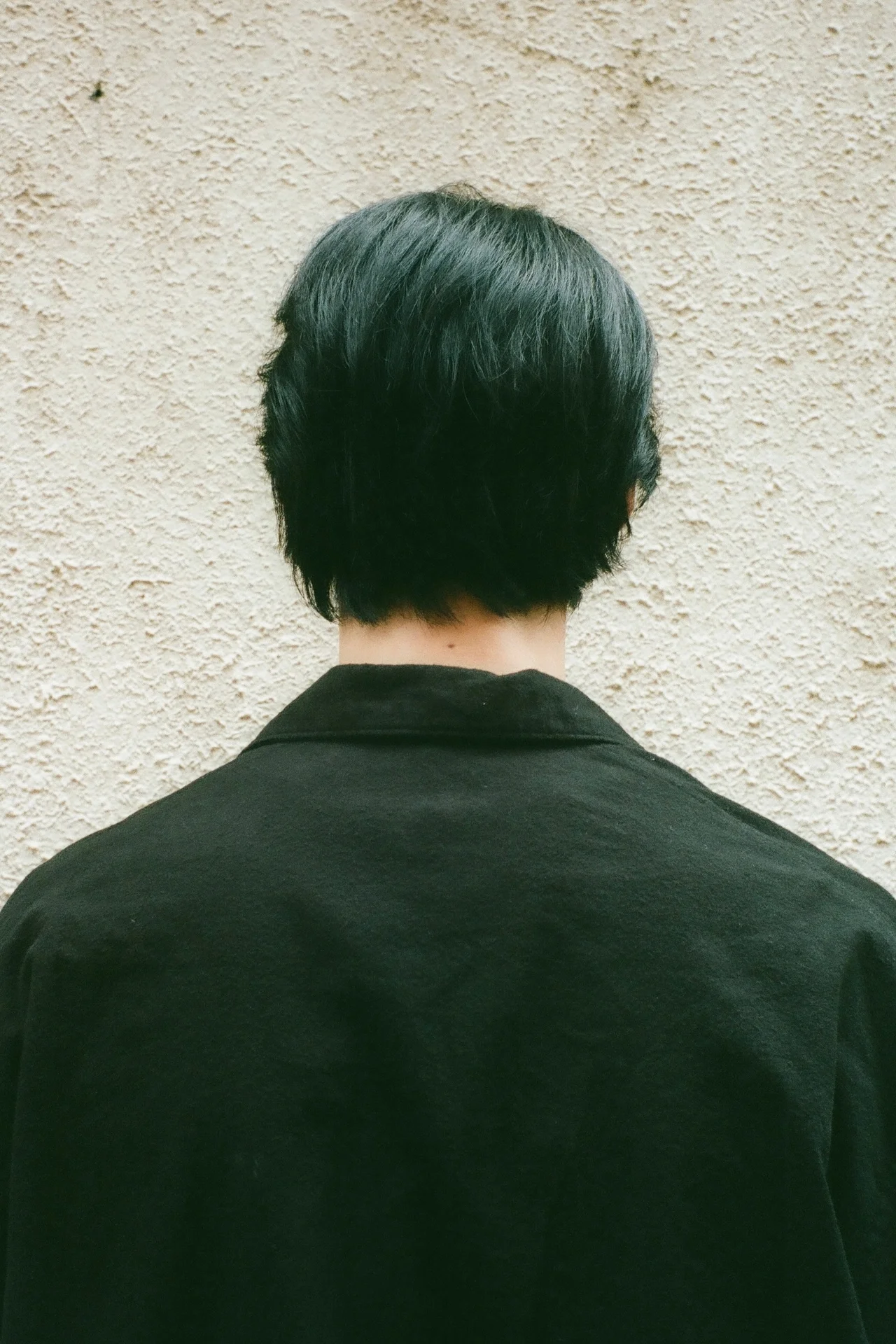 黒染めのニュアンスセンターパート メンズヘア