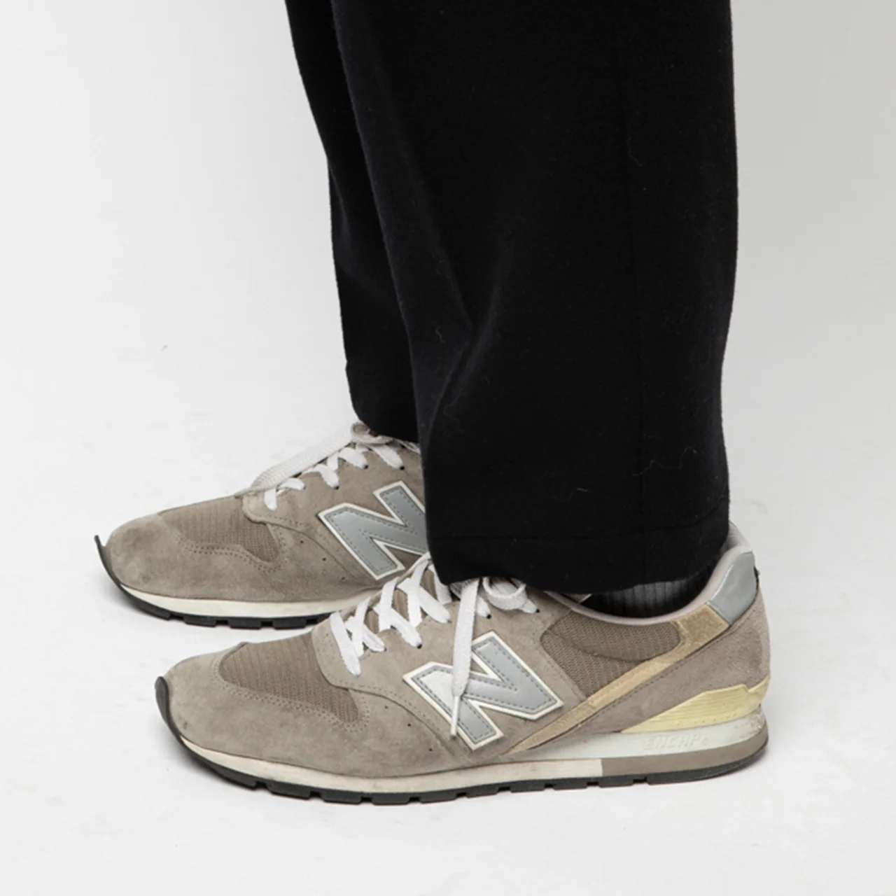 おしゃれな大人の着こなし｜New Balanceのスニーカー