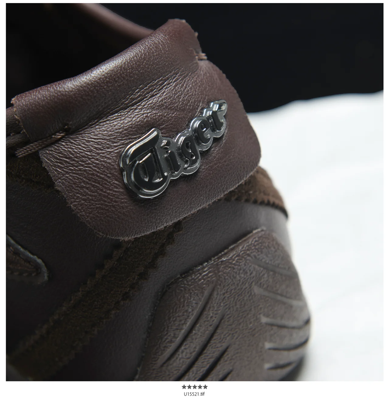 ヒールフラップのメタルパーツ