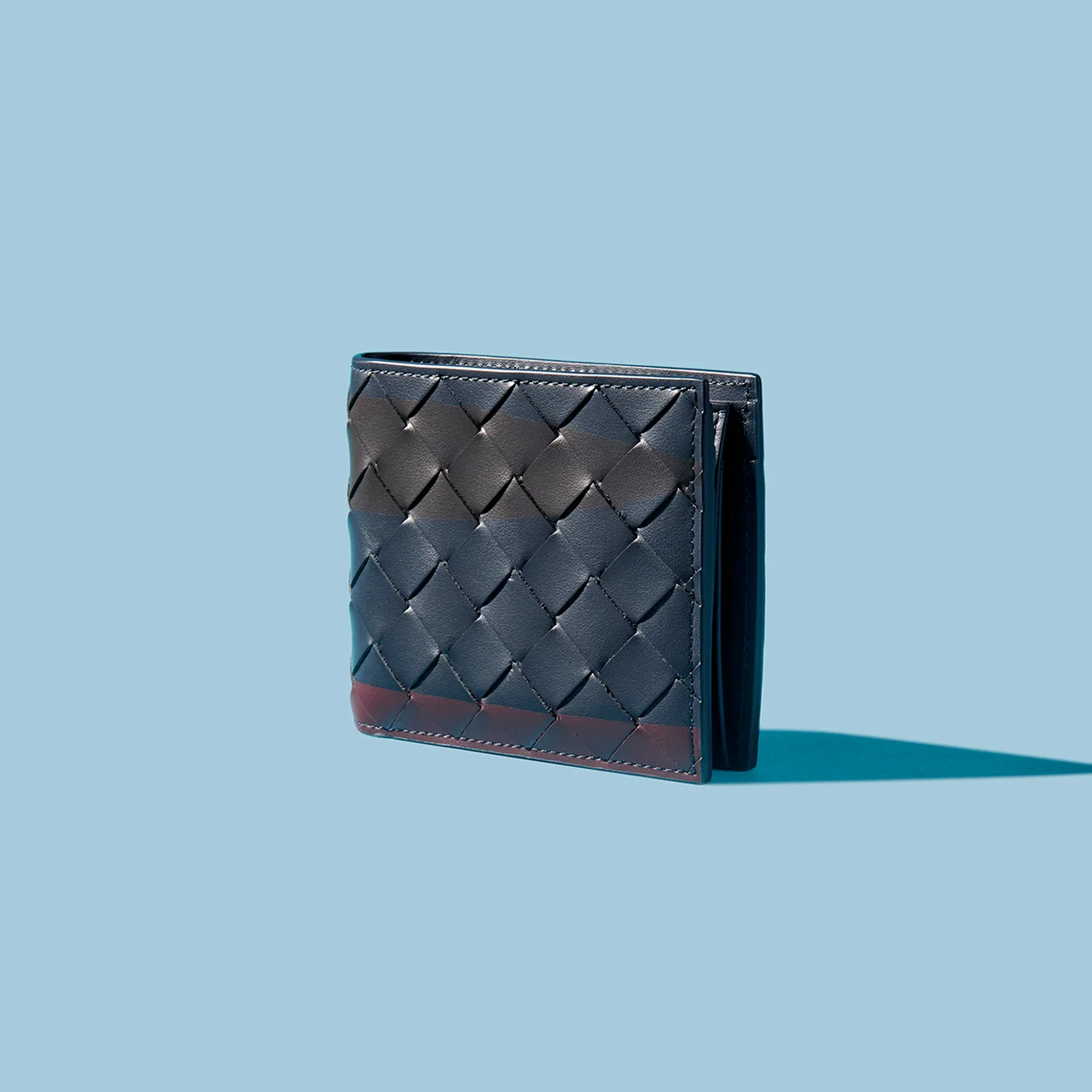 エアーブラシ仕上げのイントレチャート二つ折り財布