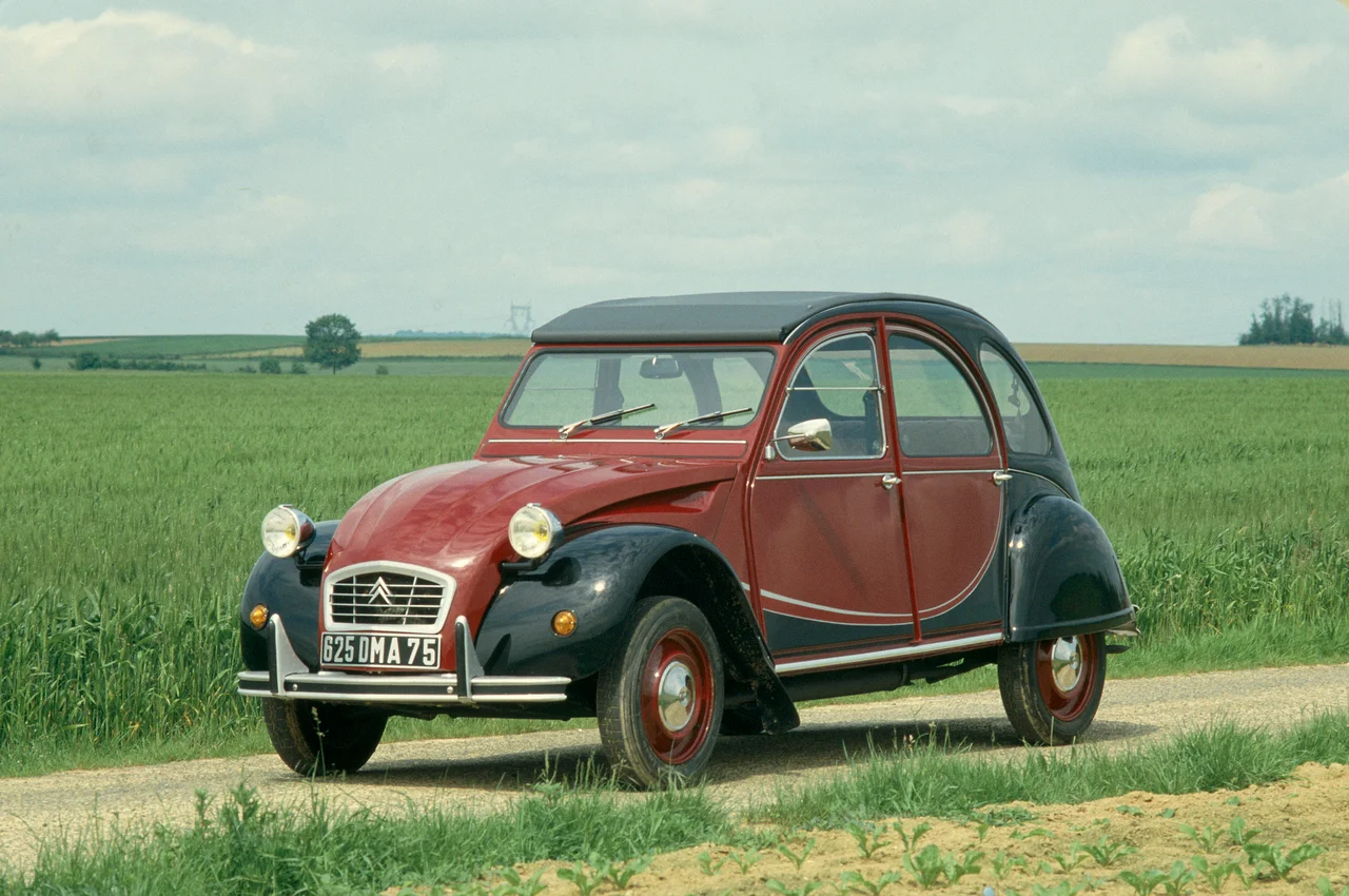 1990年まで製造された「2CV」