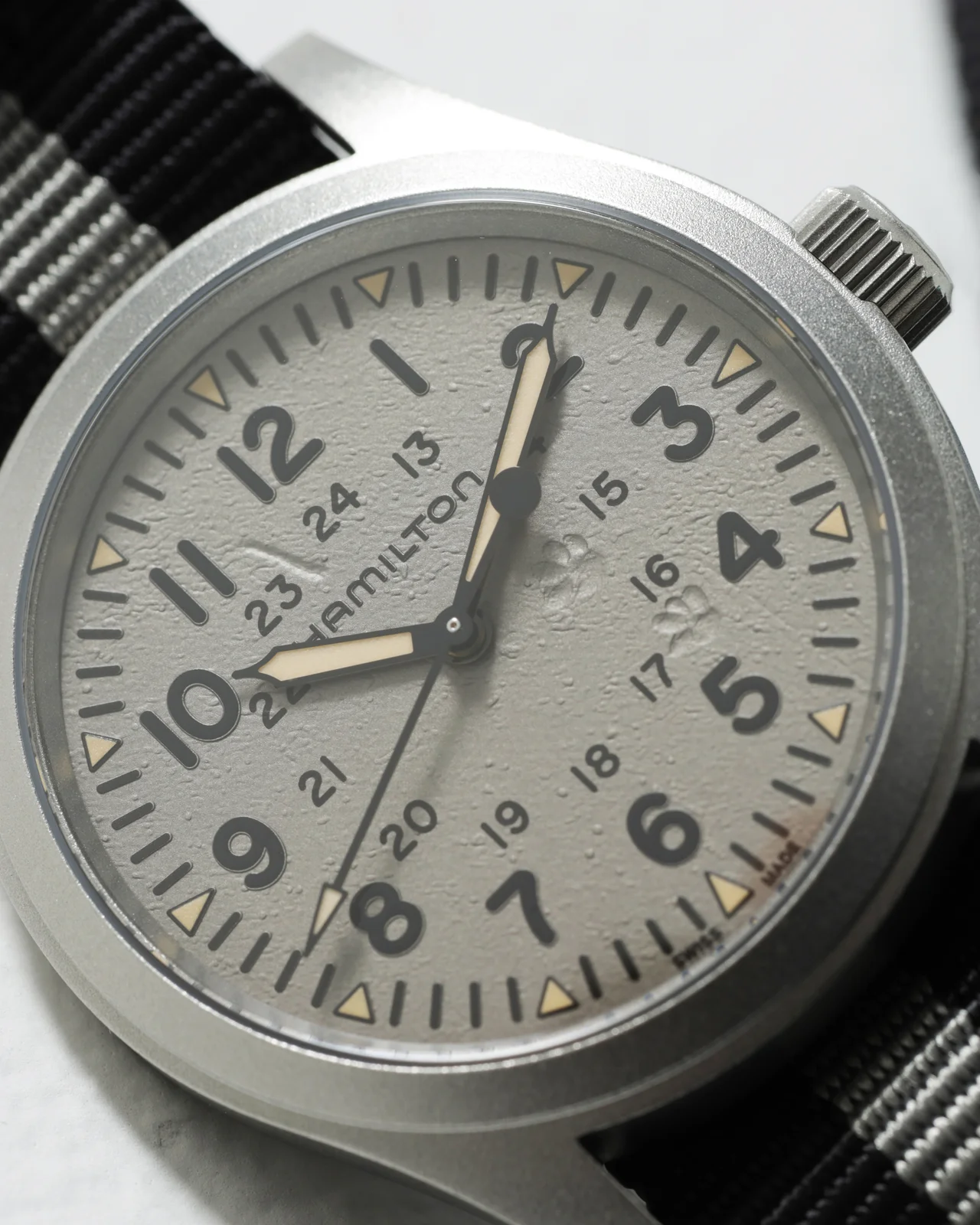 HAMILTONの時計 “カーキ フィールド メカ 東京 キャットストリート エクスクルーシブエディション”