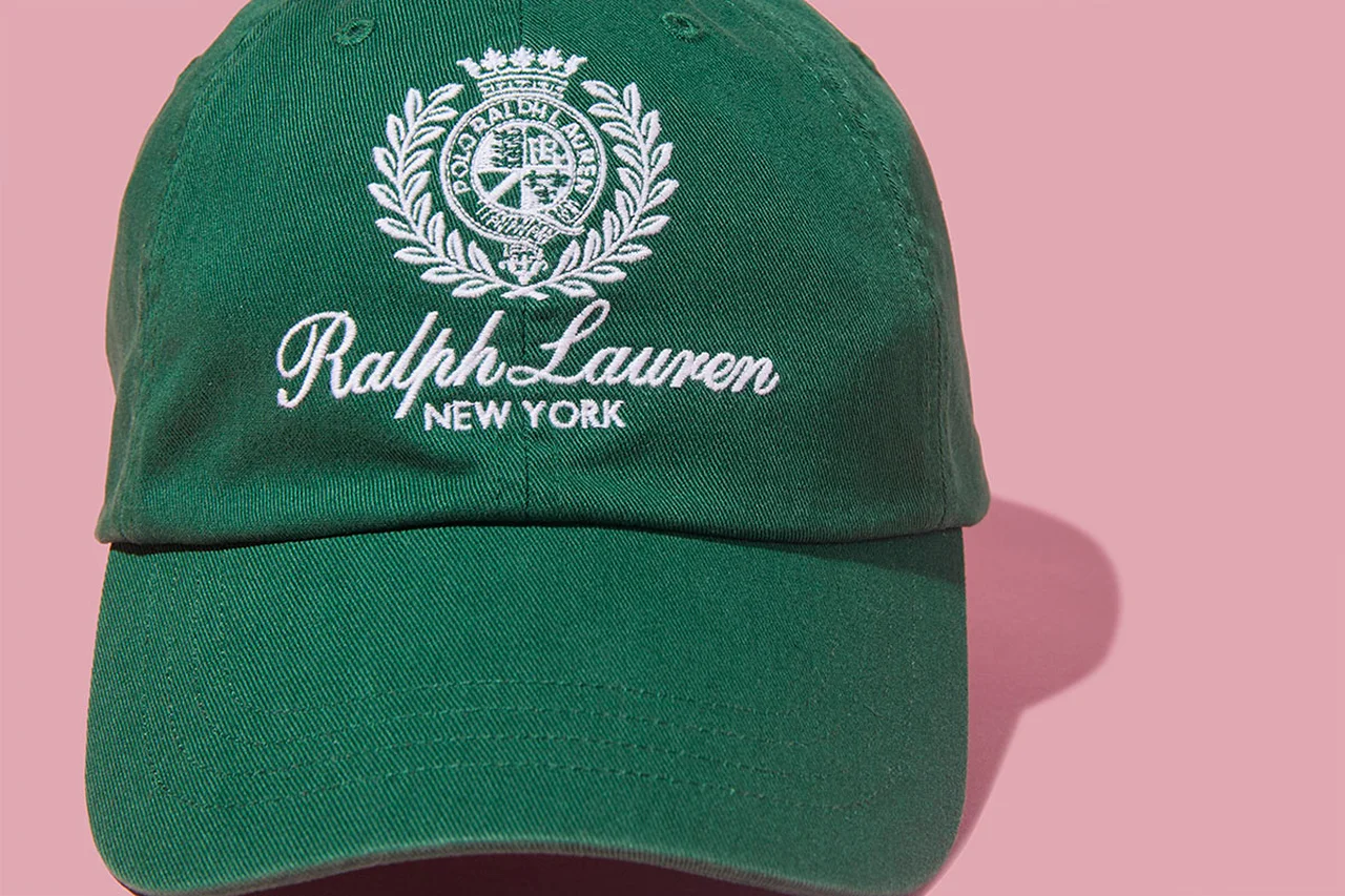 【ポロ ラルフ ローレン】春を先取る格上げメンズ小物5選。クレストキャップ、マドラスチェックのトートバッグ、スエードのホワイトスニーカーに注目