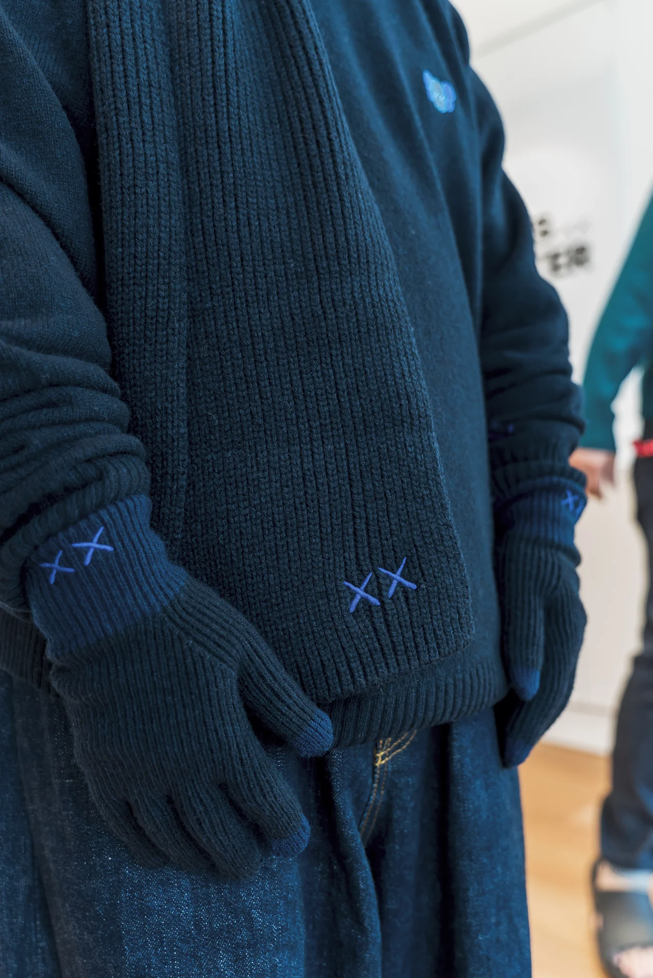 【大人のユニクロ】試着ルポ。「KAWS」の画像_24