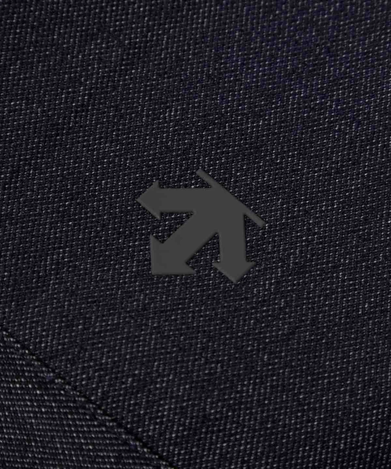 【デニムを超えたデニム】きれいめなルックの画像_3