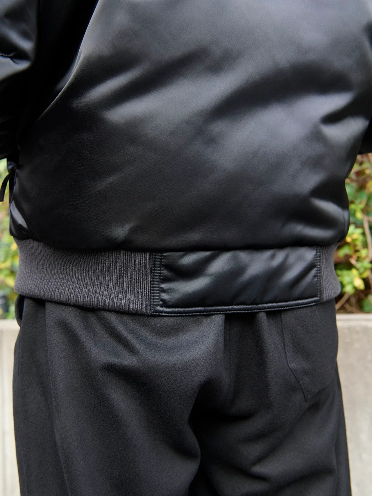 短丈のほうが太めのパンツとバランスを取りやすい