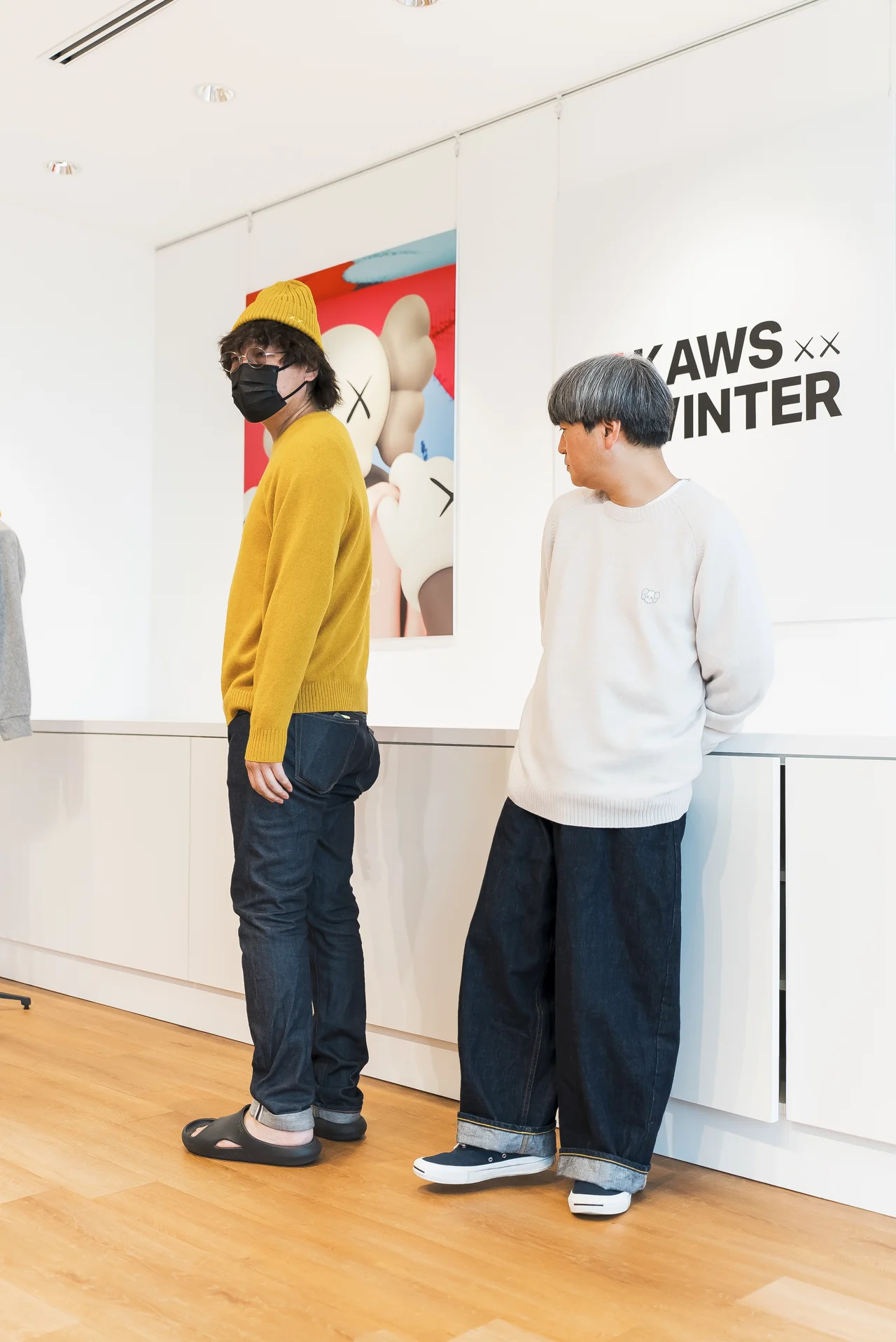 【大人のユニクロ】試着ルポ。「KAWS」の画像_16