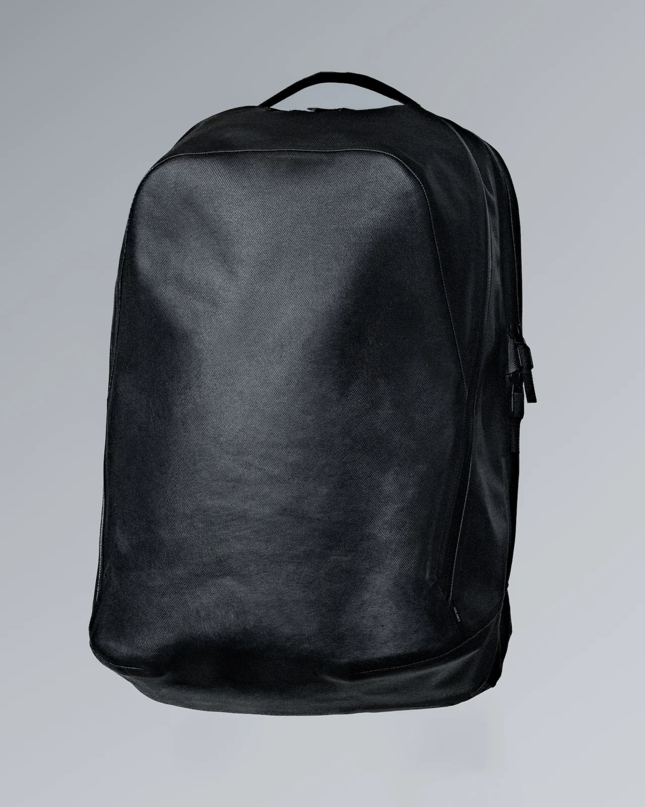【大人が買うべき究極の黒リュック】10万の画像_7