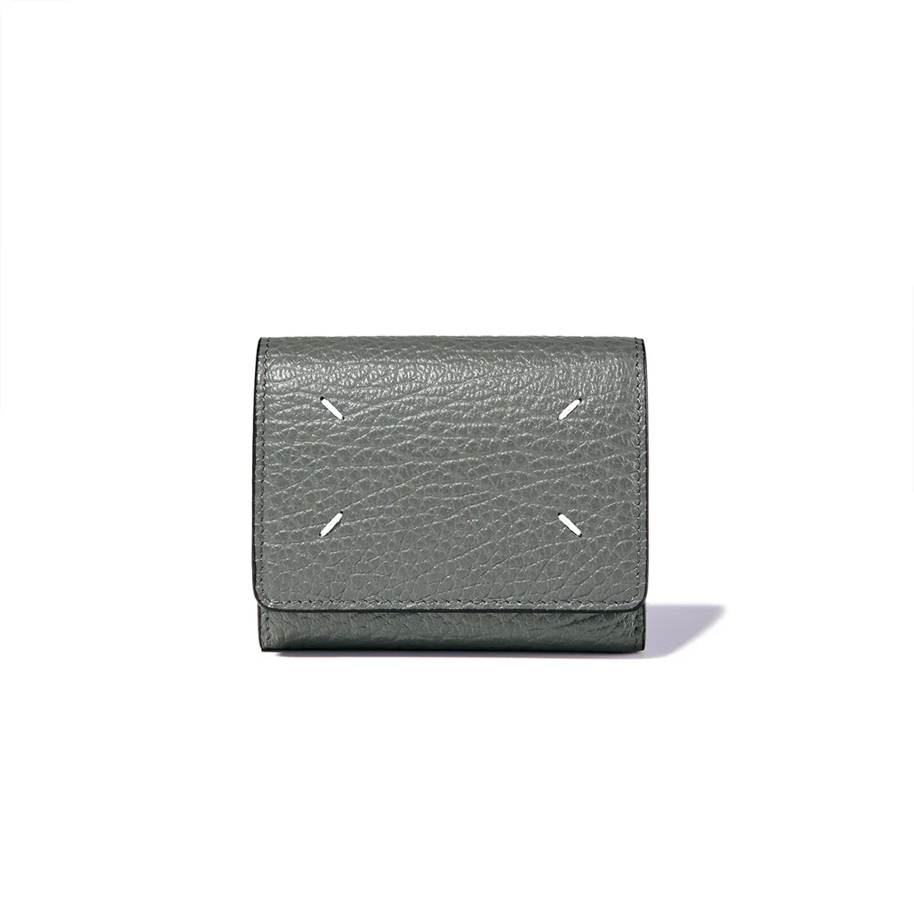 大人が買うべき「ミニ財布」2025年新作│メゾン マルジェラの「4 Stitch Trifold Wallet」