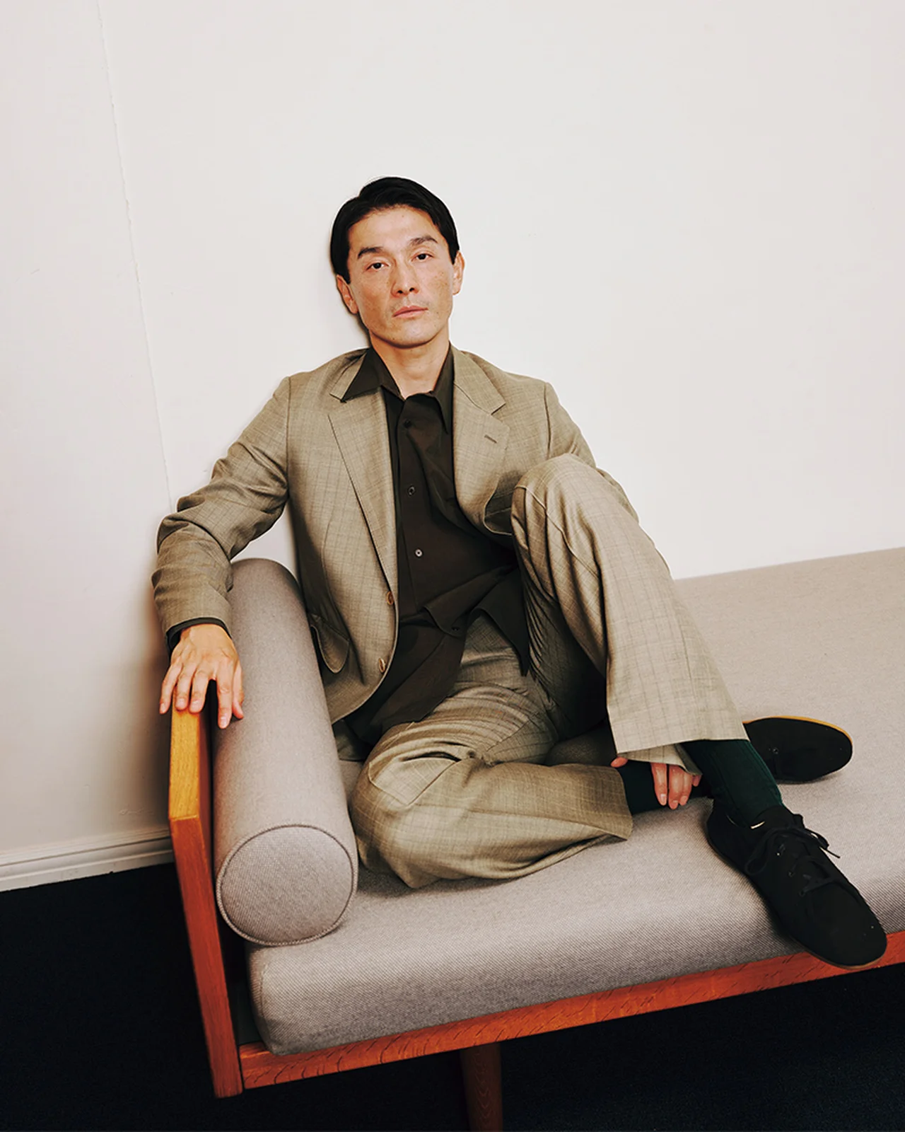 ルメールのスニーカーとオーラリーのスラックス