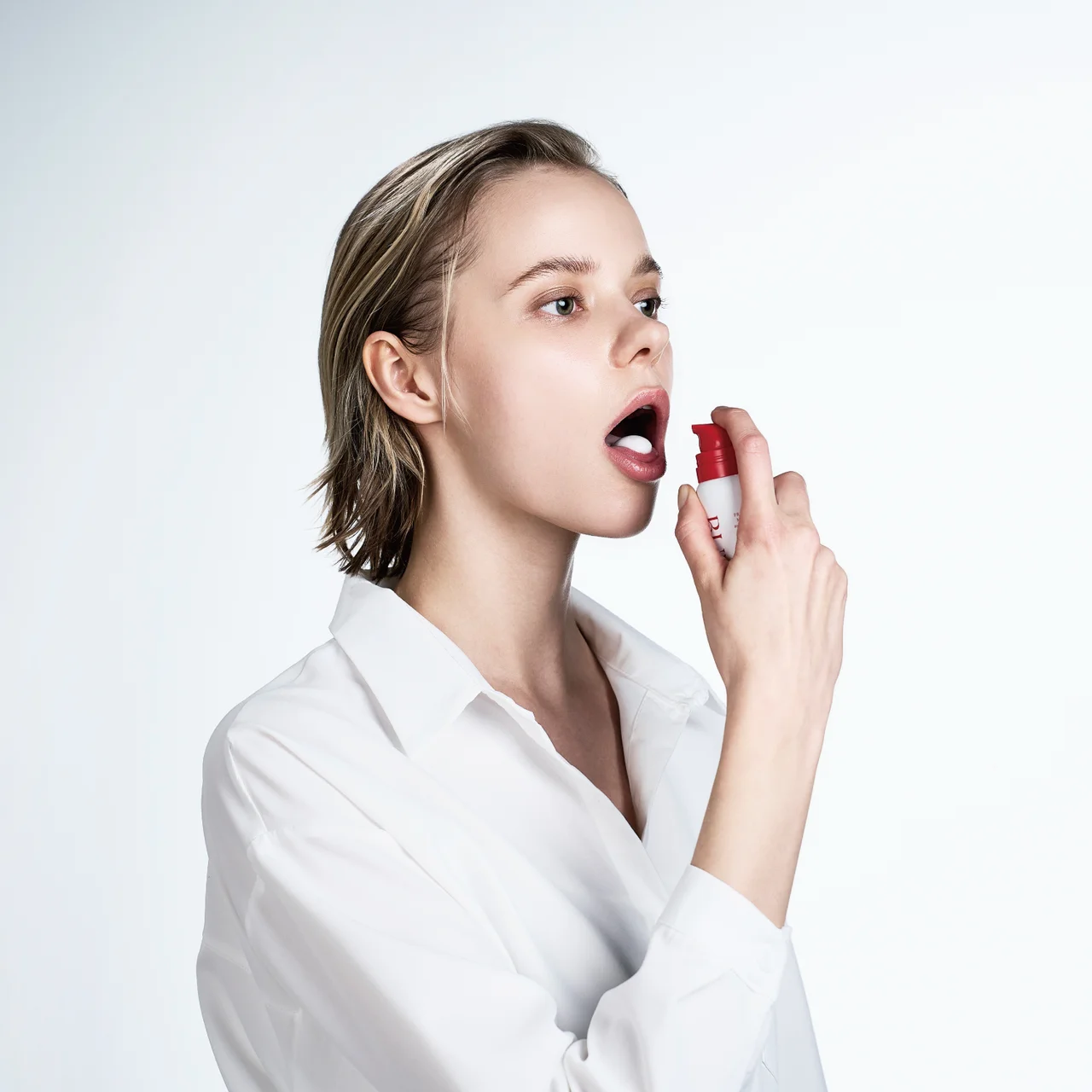 BUBLOS（バブロス）　炭酸泡ハミガキ 使用イメージ