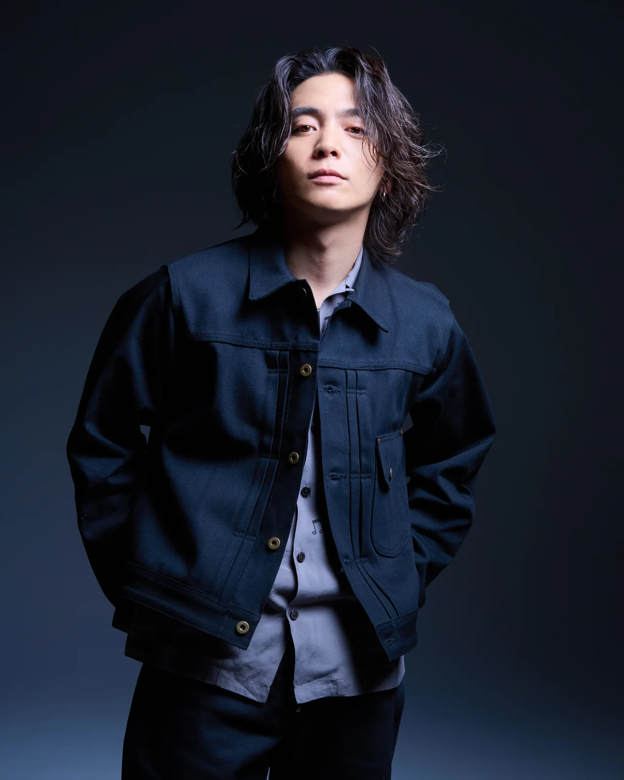 【差がつく大人の黒デニム】「リー」と「シの画像_5