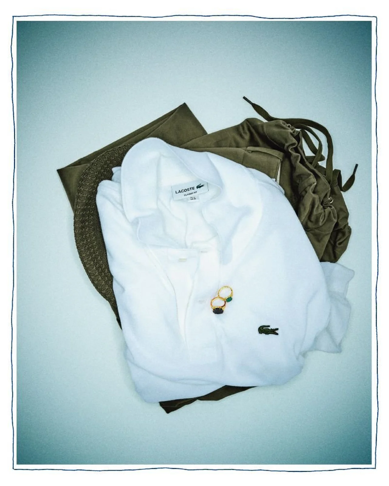 VONLOVIのリングとLACOSTEのポロシャツ
