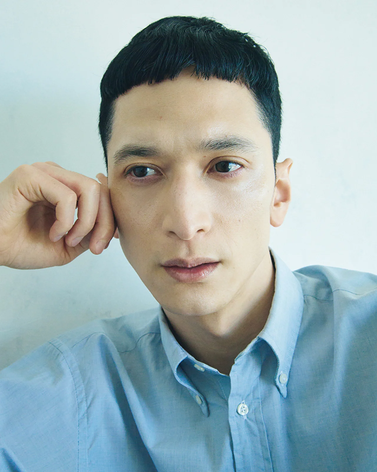 自然な立体感と透明感が欲しい人は「ツヤ」仕上げ