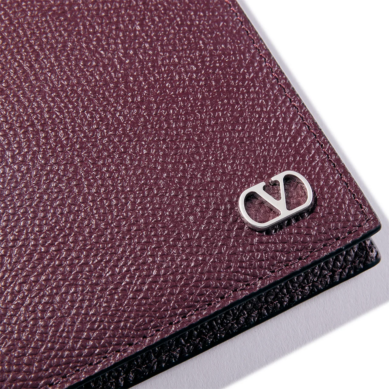 VALENTINO GARAVANI｜Vlogo Signature Grainy Calfskin Wallet