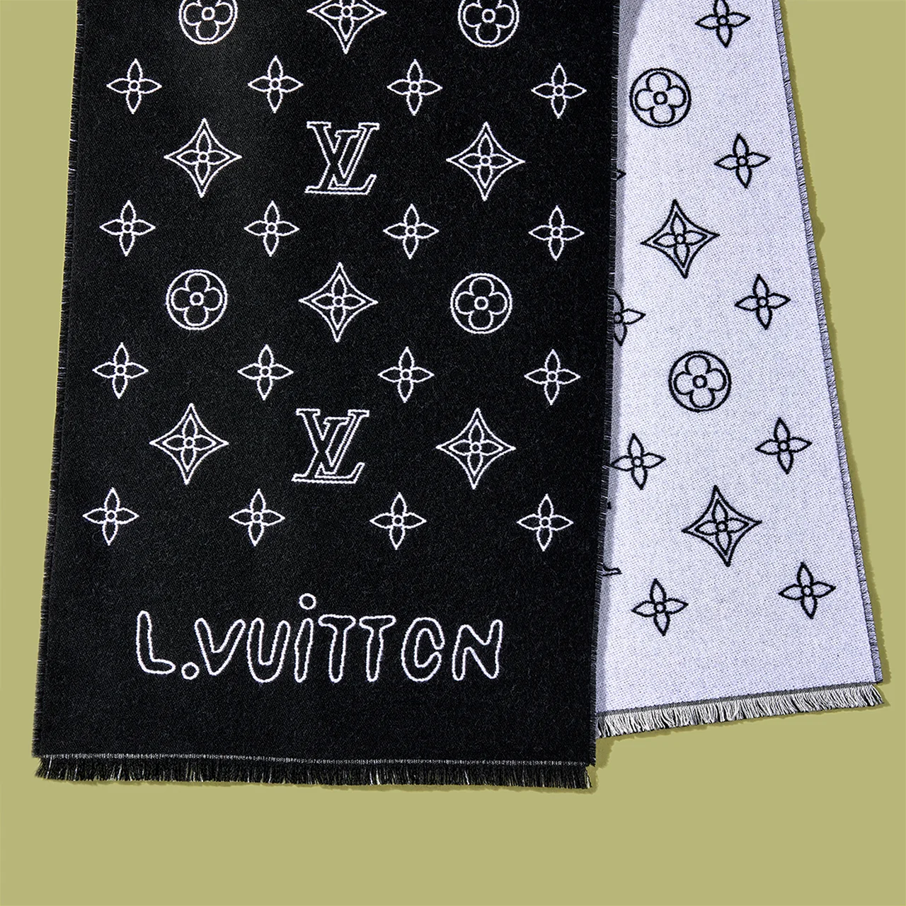 アウトラインで描かれたLV イニシャルやモノグラム･フラワーが新鮮