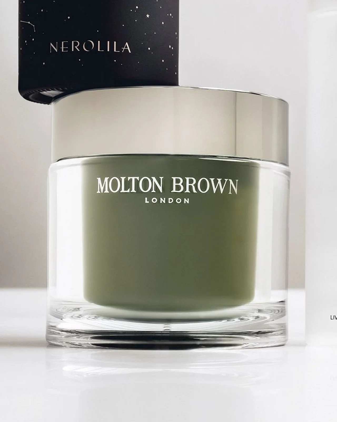 MOLTON BROWN｜リヴァイヴィング ローズマリー ボディポリッシャー