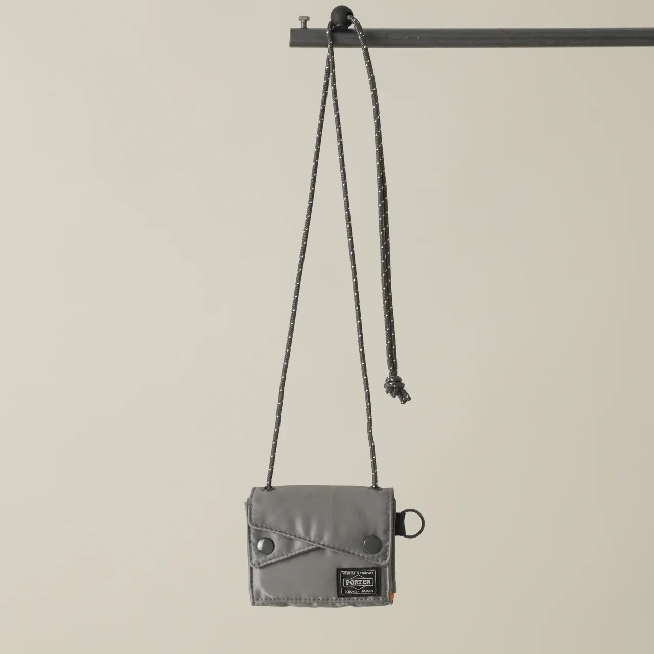 【大人の吉田カバン】「ポーター」で2026年最初に買いたい！首から下げる新感覚ウォレット【PORTER】