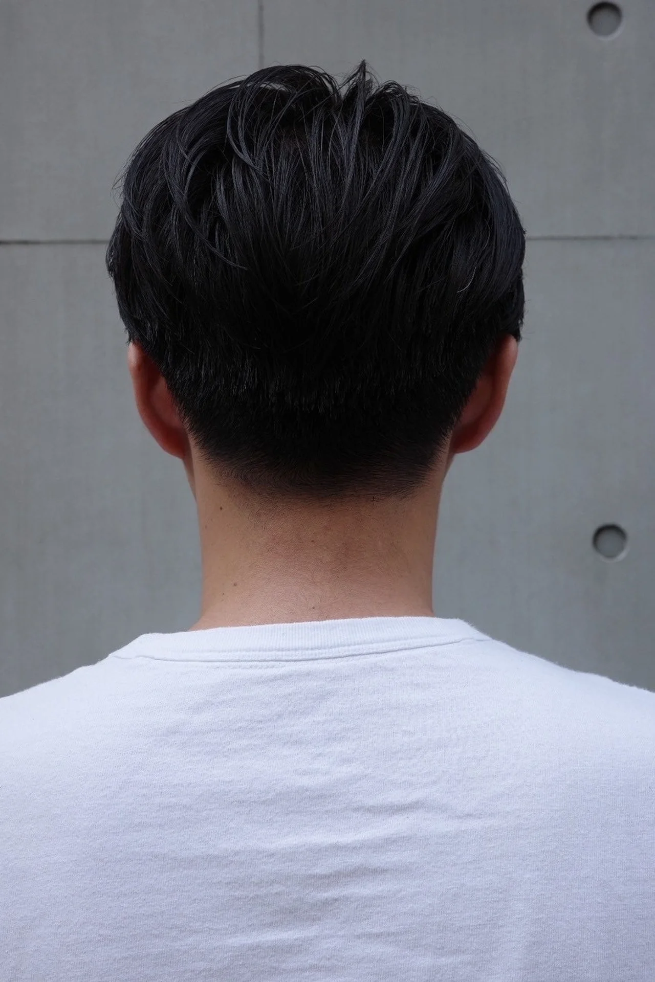 「硬い髪質は束感を作るのがコツ」の画像_2