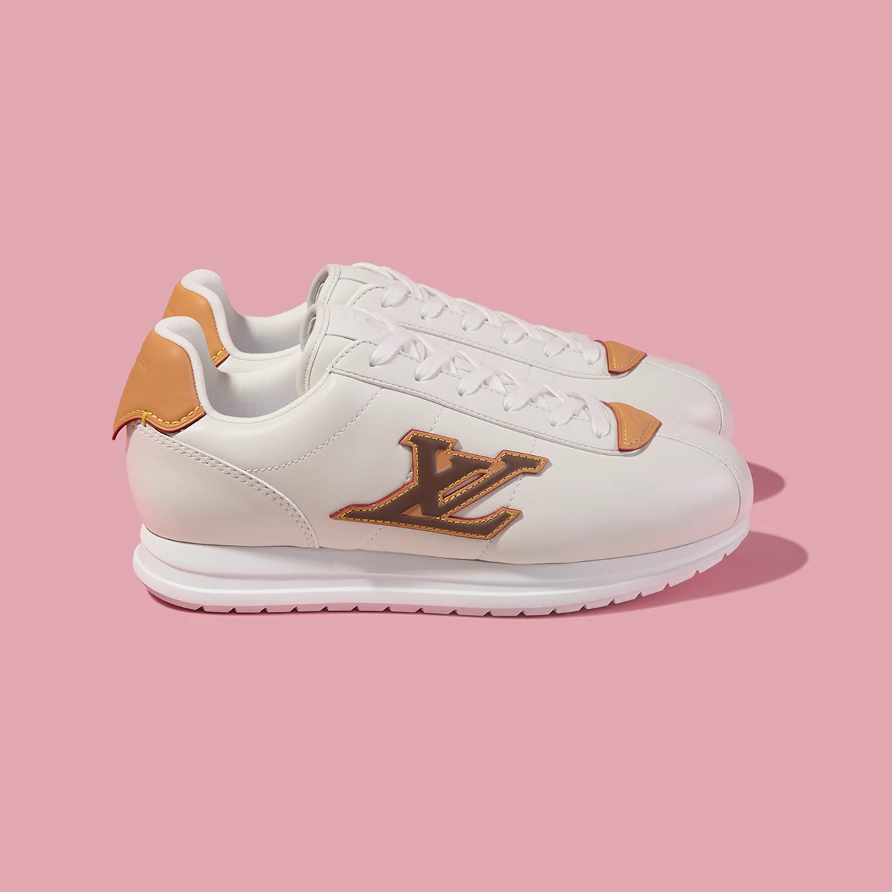 トレーナースタイルの人気スニーカー｢LV バターソフト｣