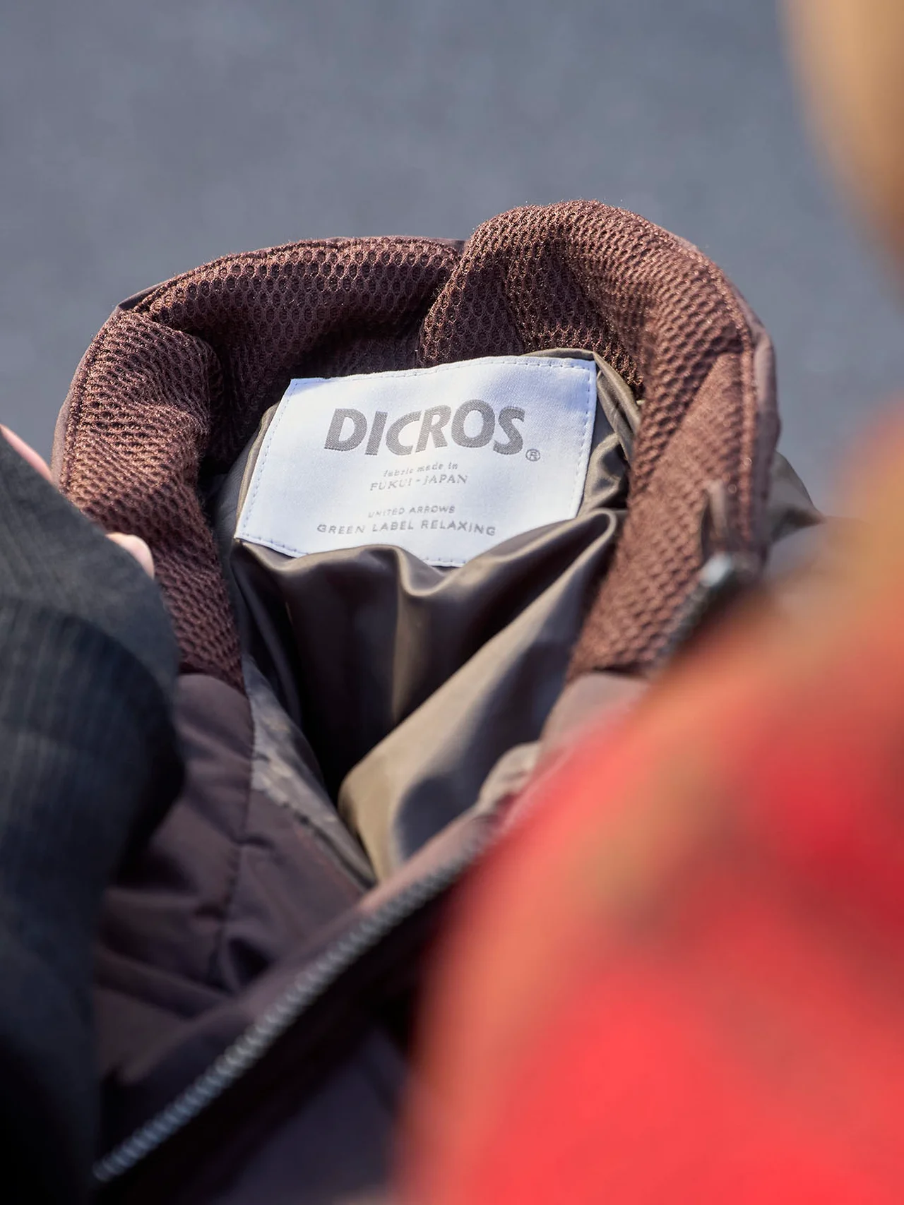 DICROS（ディクロス）」という超高密度ポリエステル素材を使用