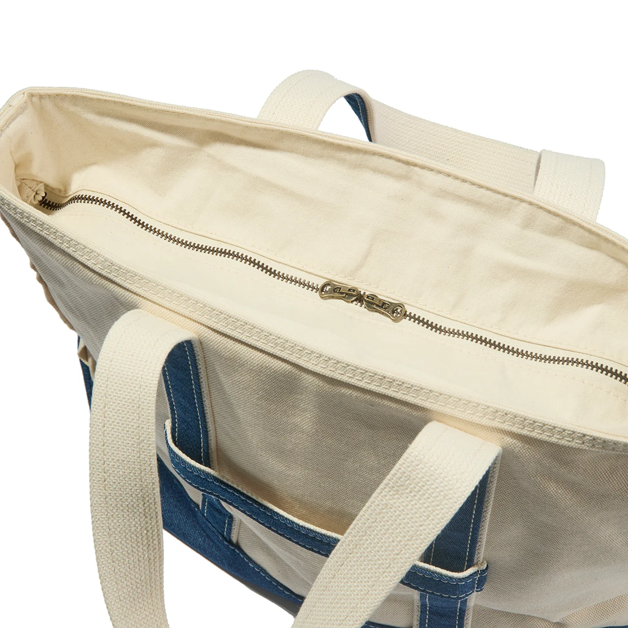 ファスナー付きの上蓋