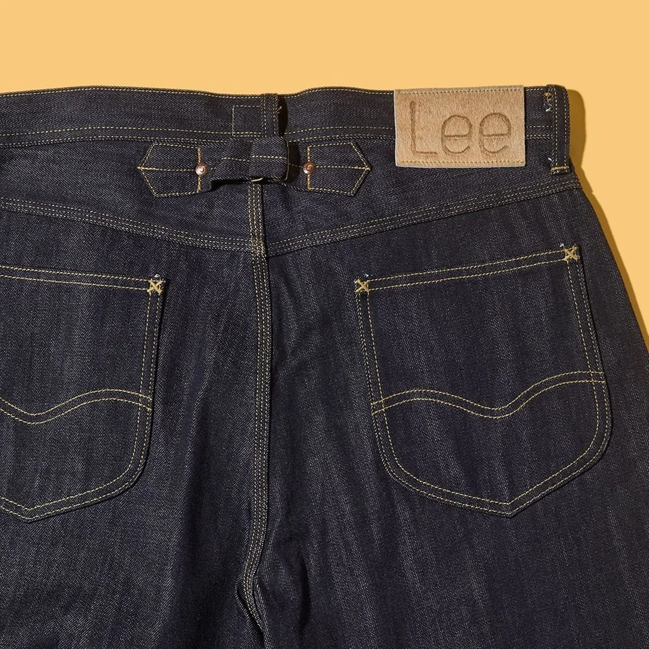 1944年以前のヴィンテーモデルを着想源にした別注バギーパンツ