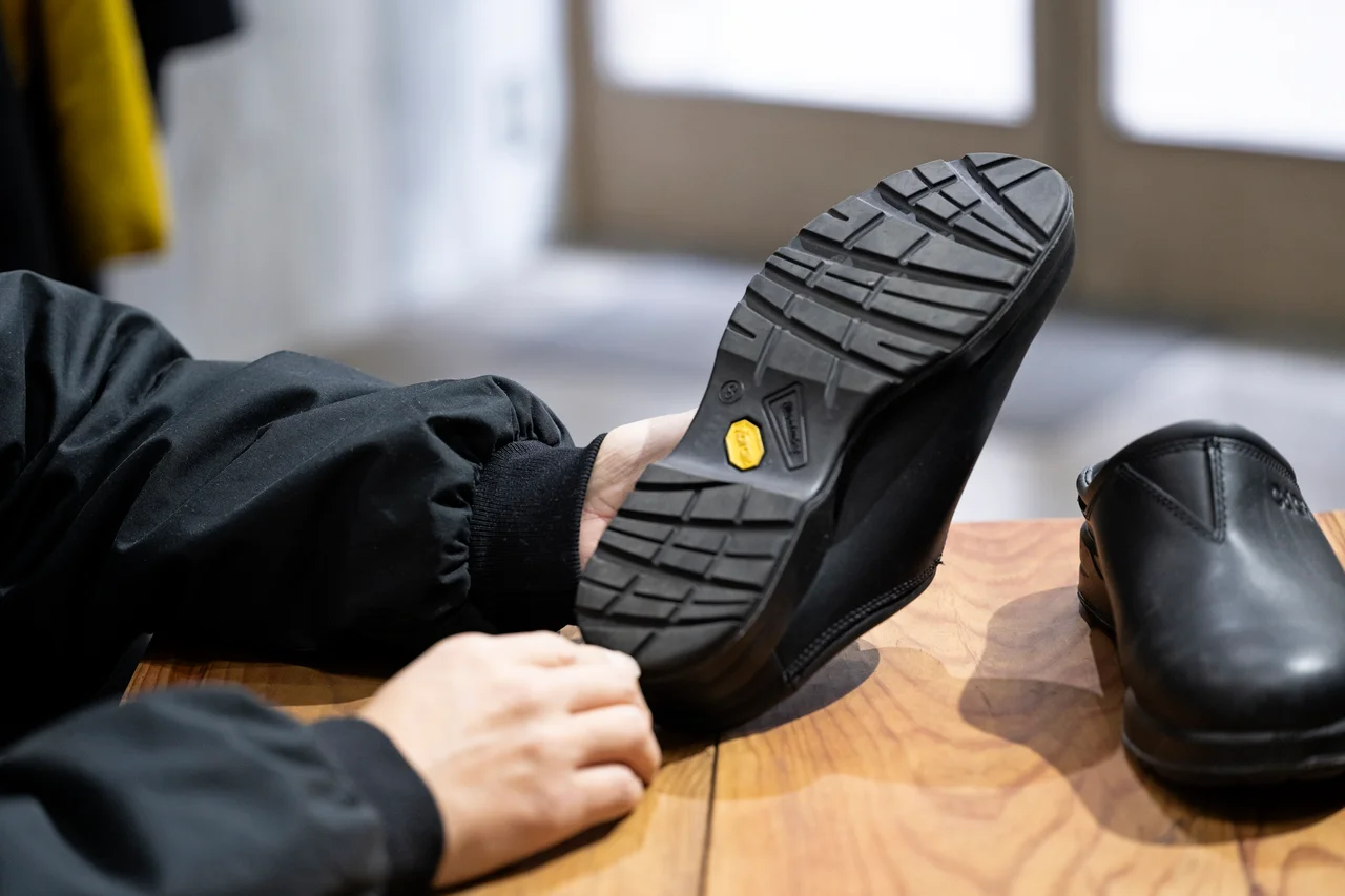 【おしゃれな大人の愛用サンダル】「コム の画像_7