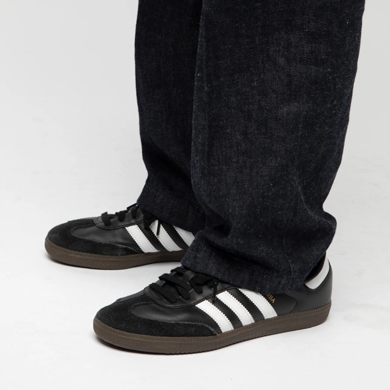 おしゃれな大人の着こなし｜adidasのスニーカー