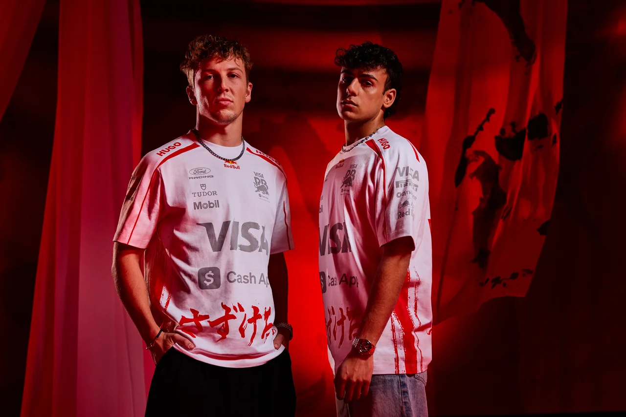 アービッド・リンドブラッド（右）と、リアム・ローソン（左）