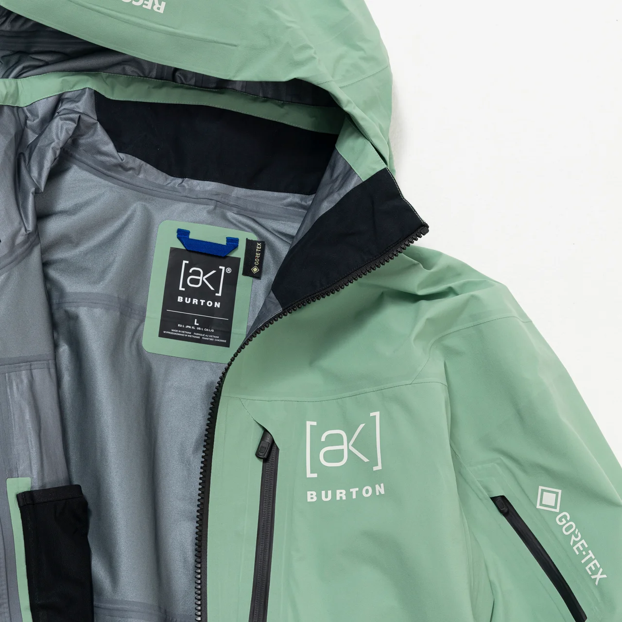 エディター私物 BURTON [ak]®のホバー ジャケット&フリーバード ビブパンツ