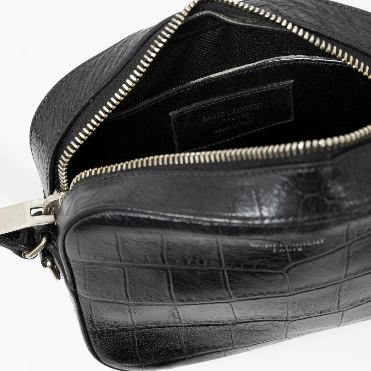 エディター私物 サンローランのカメラバッグ