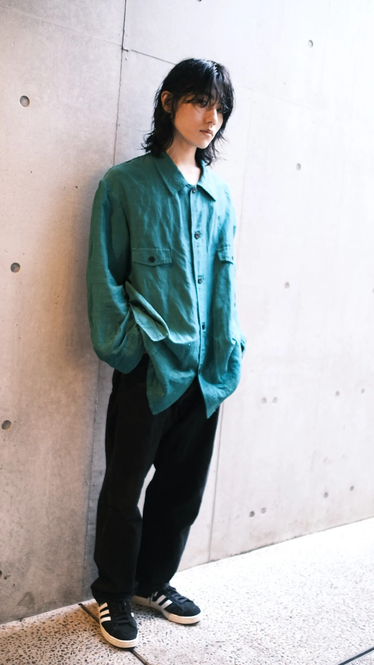 グランジ感のあるミディアムパーマ メンズヘア