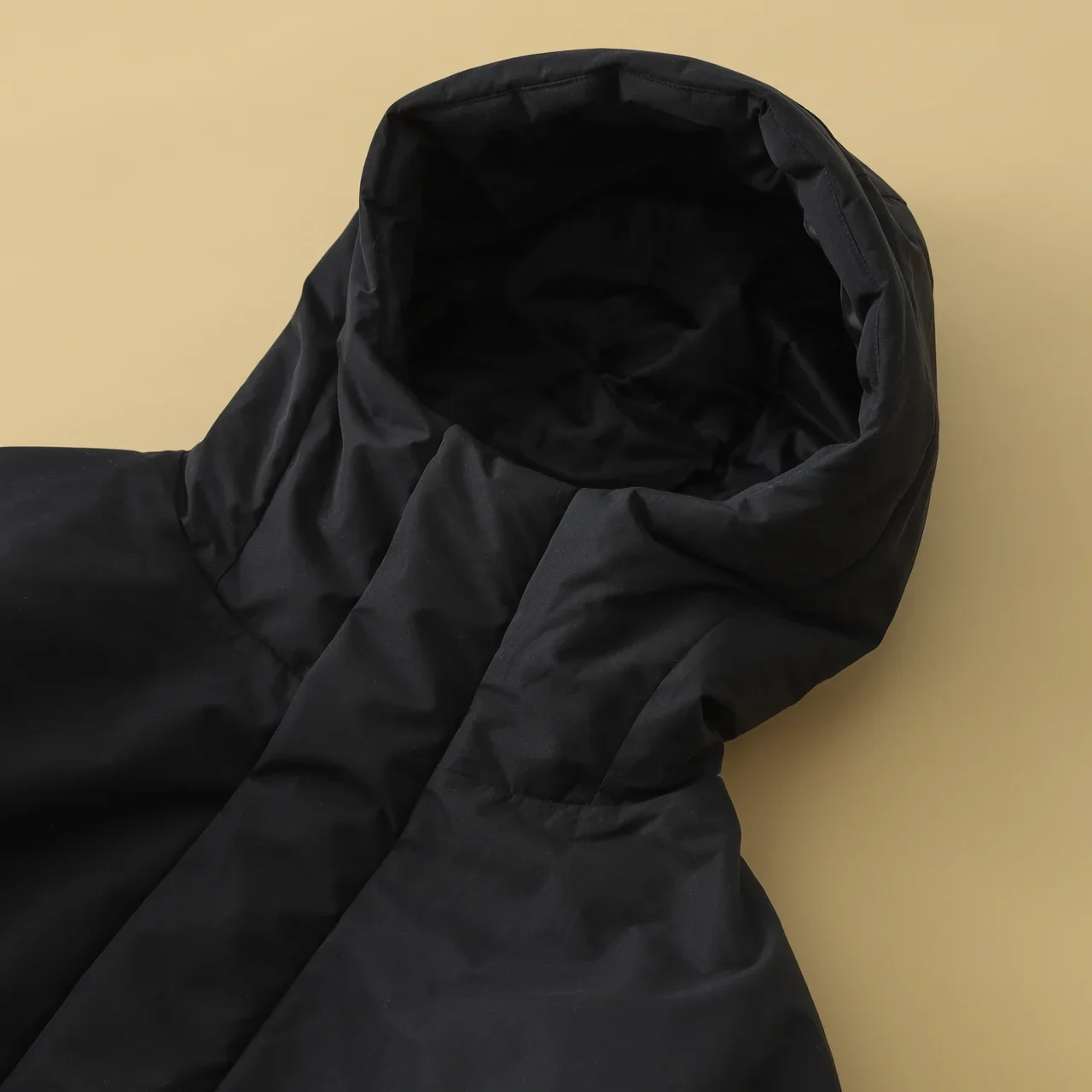 【無印良品】大人のダウン200｜アンダー1万円。ハイネック&ショート丈のモードな中綿フーディ③