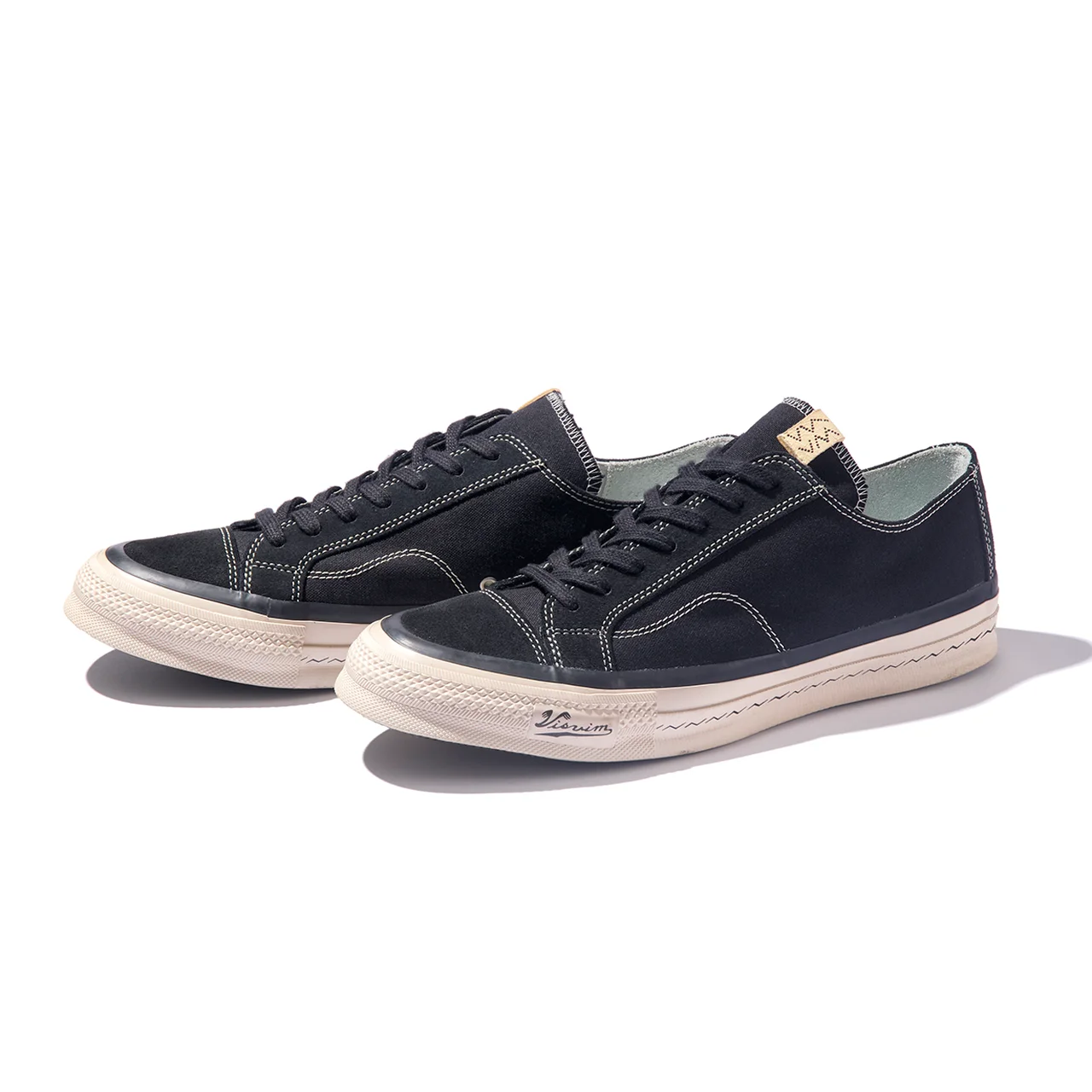 ビズビムのスニーカー「ノーラン ロー」