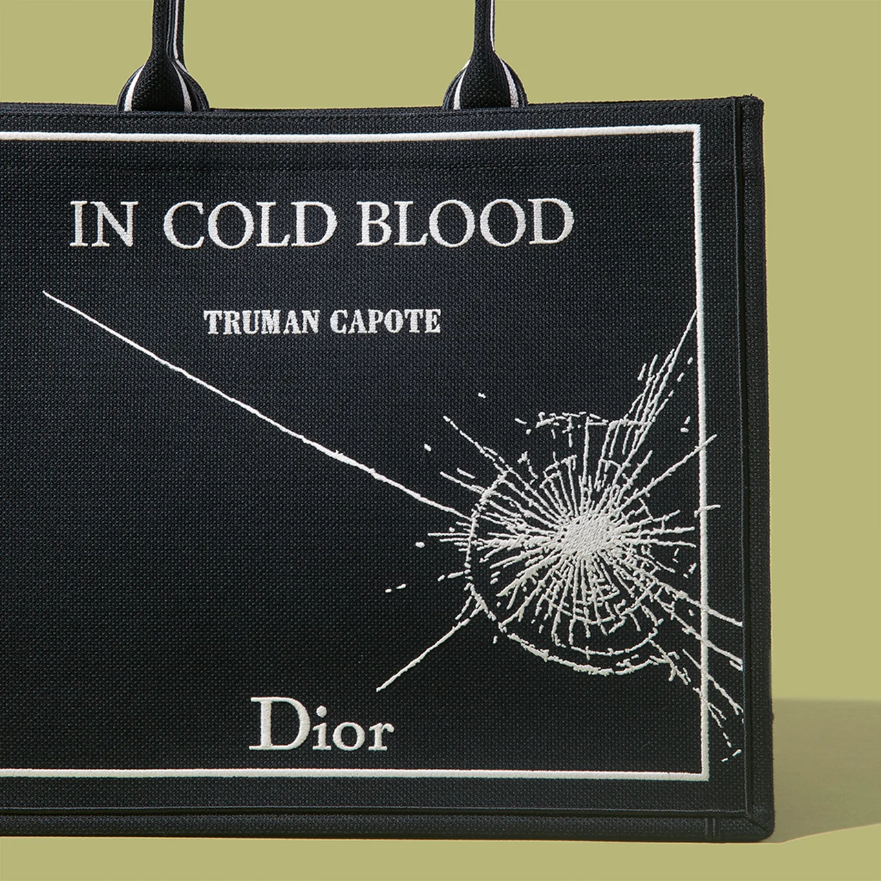 トルーマン・カポーティによるノンフィクション小説『冷血（IN COLD BLOOD）』の表紙デザイン