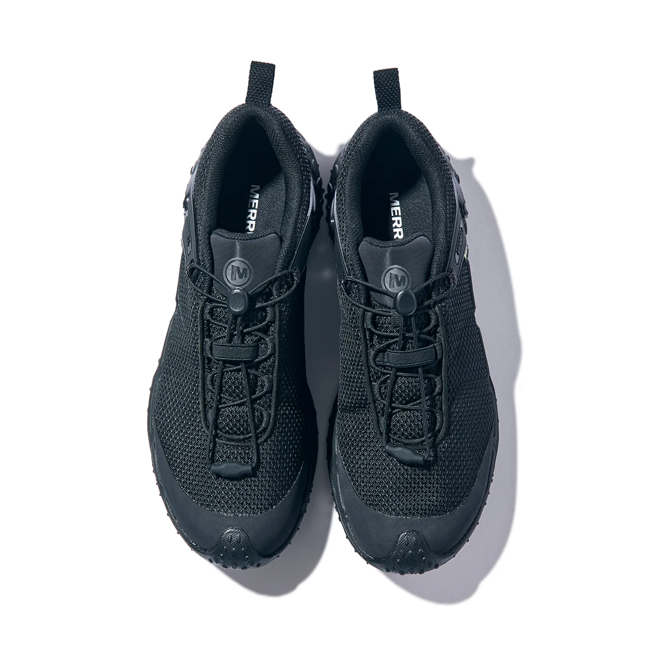 GORE-TEXを搭載したメッシュアッパー