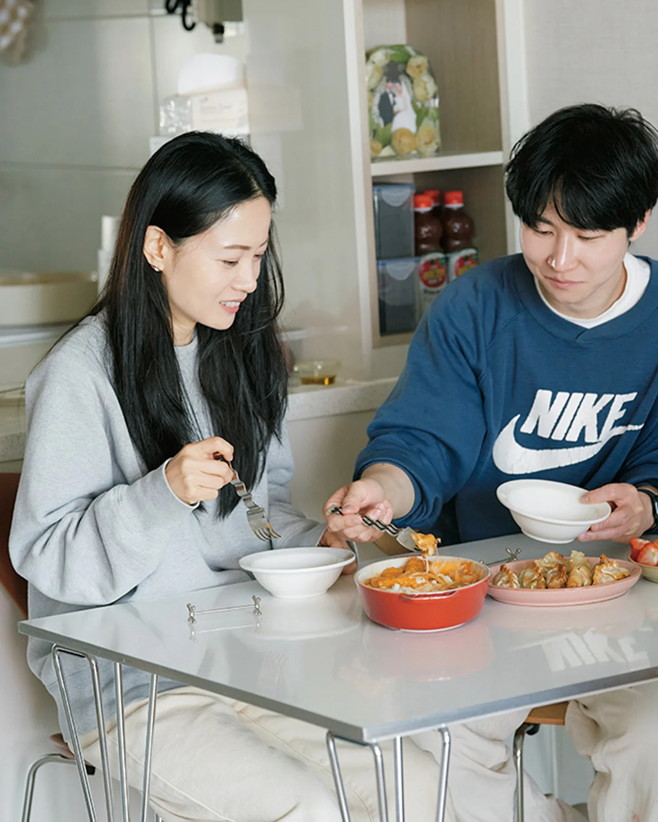 週末の朝は、忙しい二人がゆっくり会話できる貴重な時間