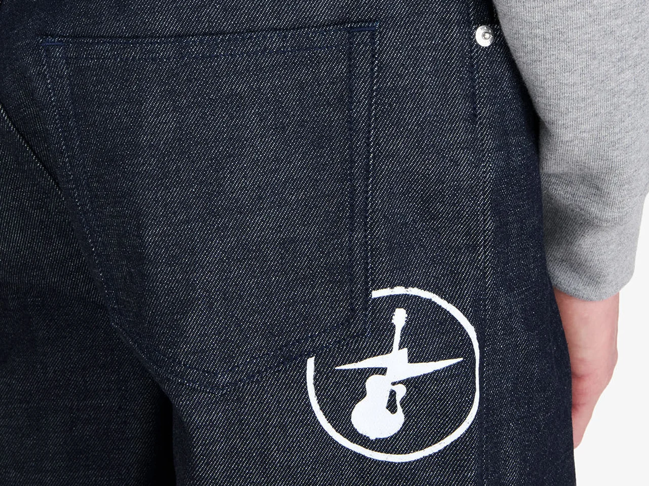 A.P.C.と藤原ヒロシ主宰のフラグメントデザインがコラボ。完売必至のカプセルコレクションが5月19日発売 