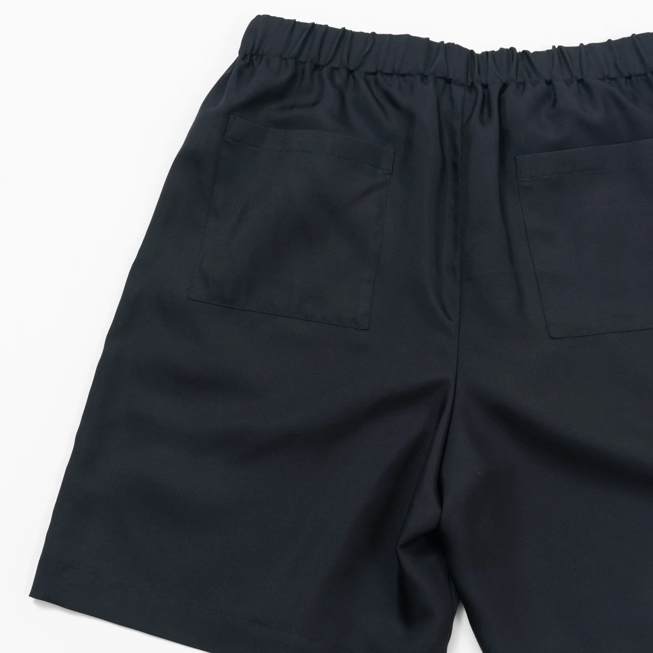 【エディター私物】BODHIの“VACANCES”シルクシャツとショーツのセットアップ ショーツ