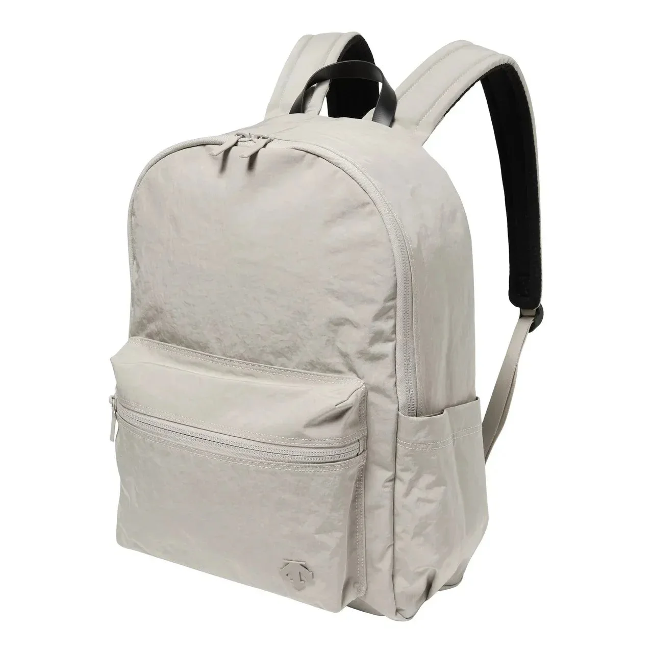 【大人が買うべきリュック】秋は黒じゃなくてグレー。背中が蒸れにくい「デサント」の高機能デイパック②
