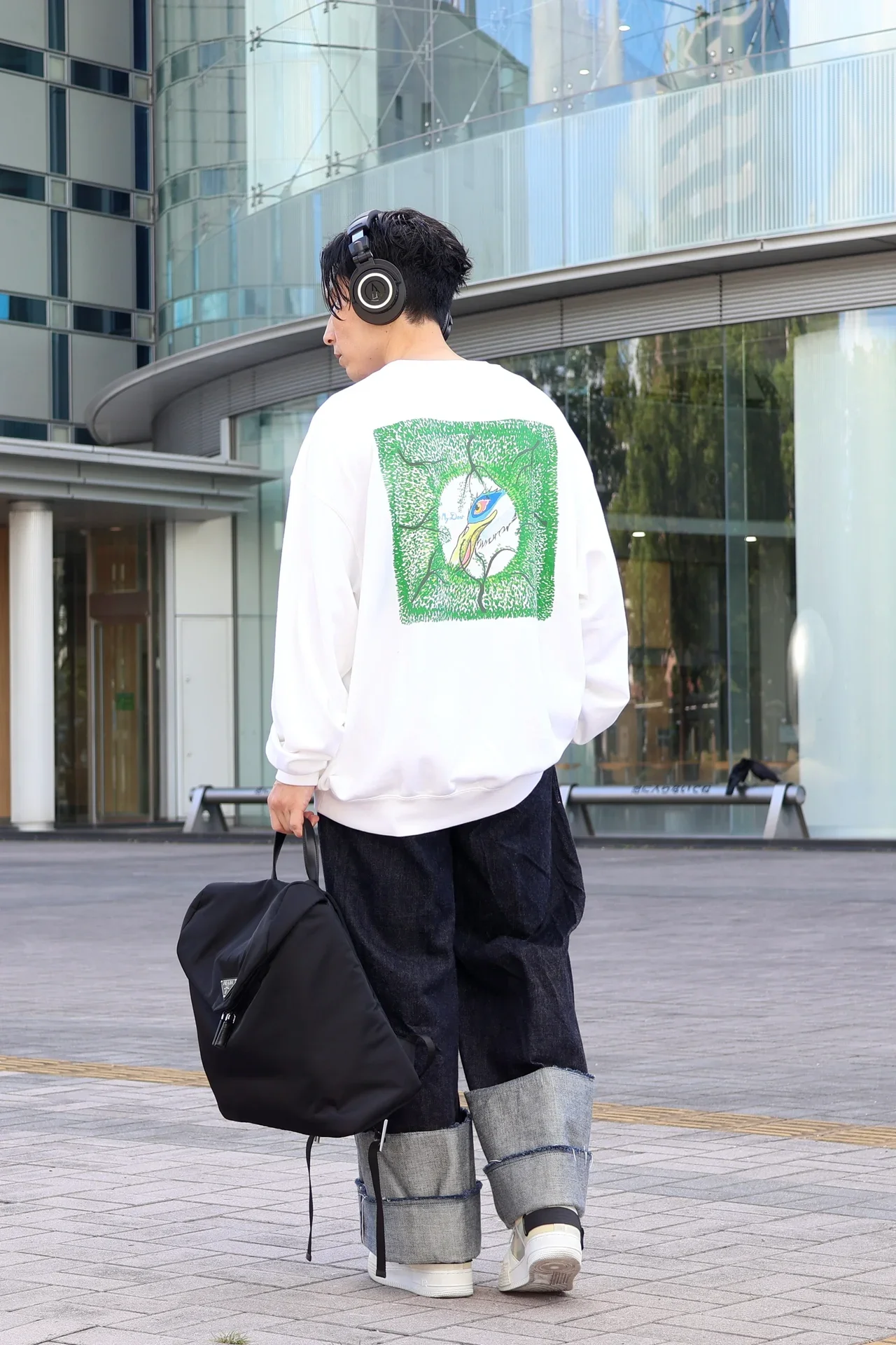 40代男性におすすめ！「UT × スタジオジブリ」から『君たちはどう生きるか』のスウェットシャツコーディネート①